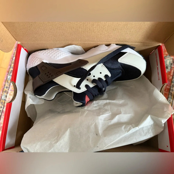 NWT Nike Air Huarache GS 'Photon Dust Dark Obsidian - Picture 4 of 8